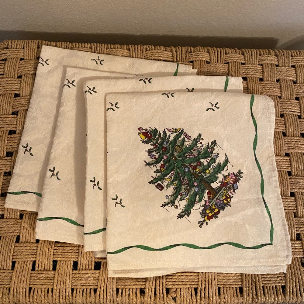 Spode.  Holiday Christmas Tree Linen Napkins. Set of 4.